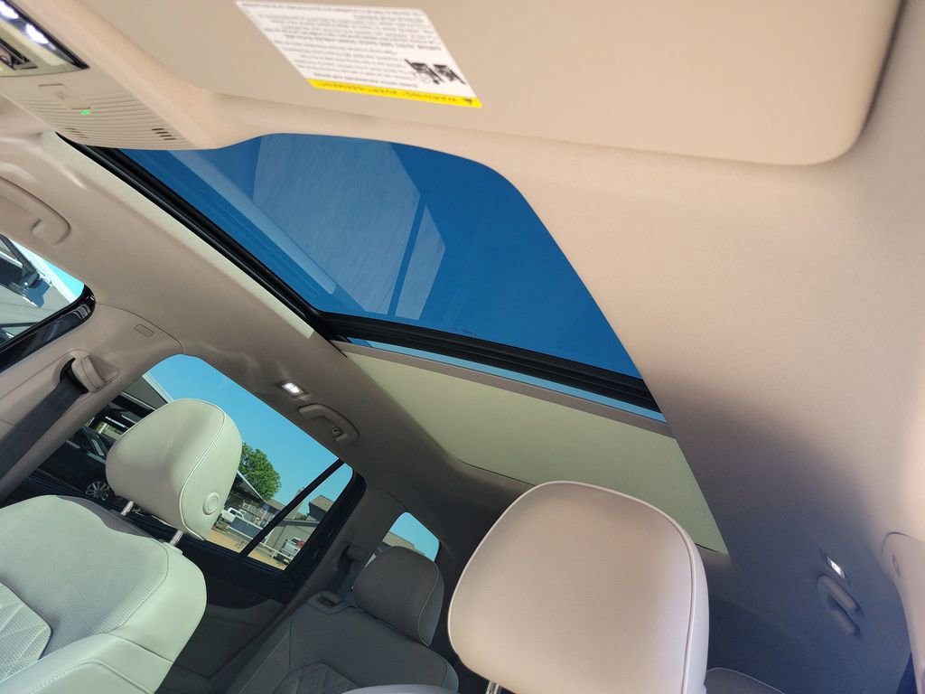 Used 2024 Volkswagen Atlas SEL Premium R-Line image 14