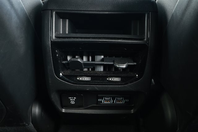 Used 2022 Jeep Grand Cherokee Laredo w/ Luxury Tech Group I AWD/4WD image 30