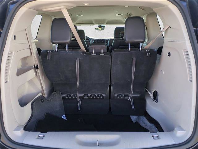 Used 2023 Chrysler Pacifica Touring-L FWD image 6