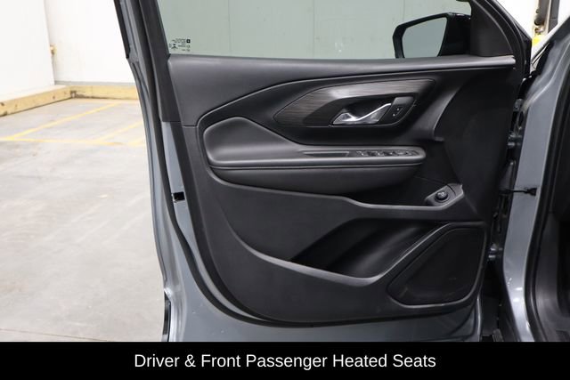 Used 2023 GMC Terrain SLE w/ Driver Convenience Package image 16