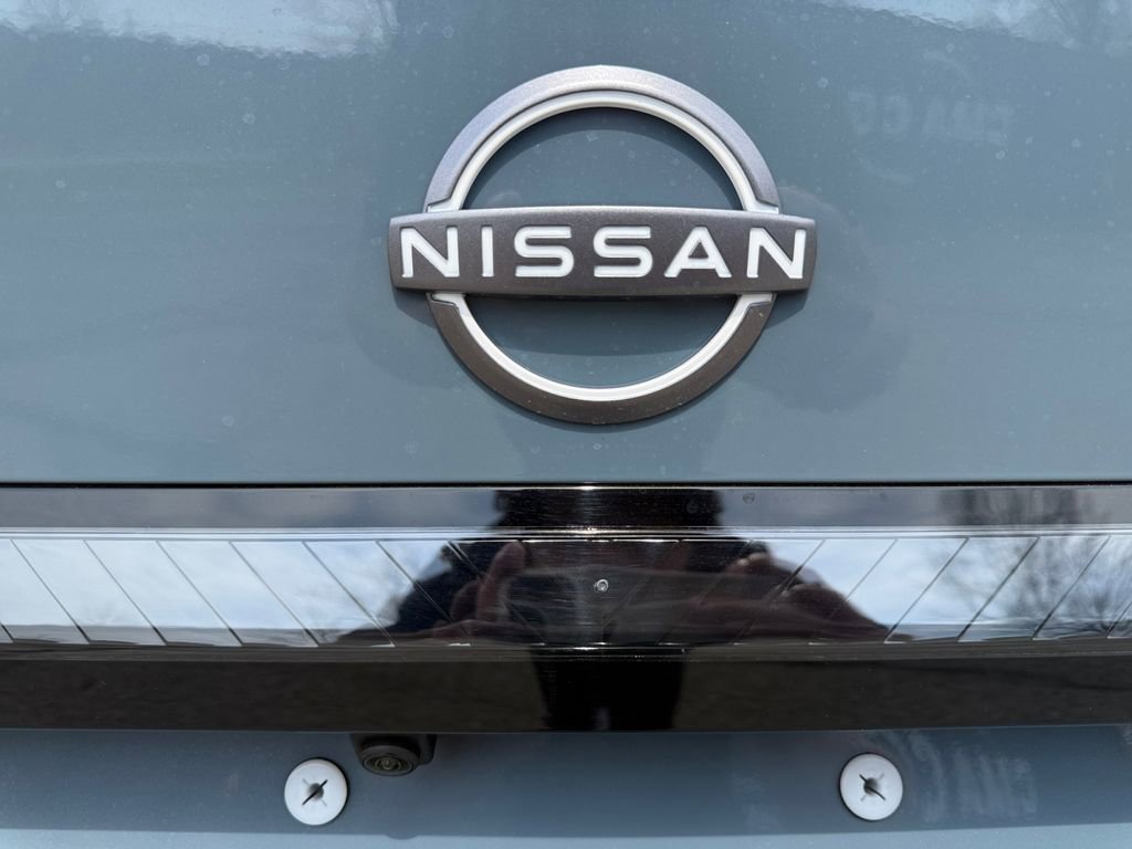 New 2026 Nissan Sentra SR w/ SR Premium Package FWD image 17