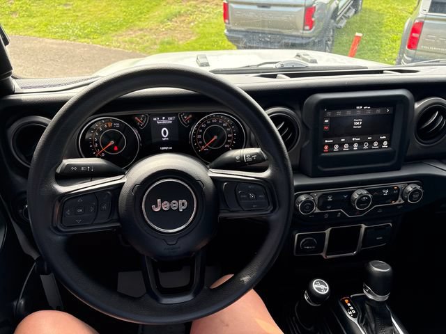 Used 2022 Jeep Gladiator Sport AWD/4WD image 10