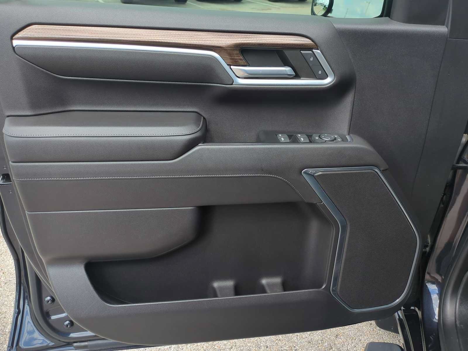 Used 2022 Chevrolet Silverado 1500 RST RWD image 21