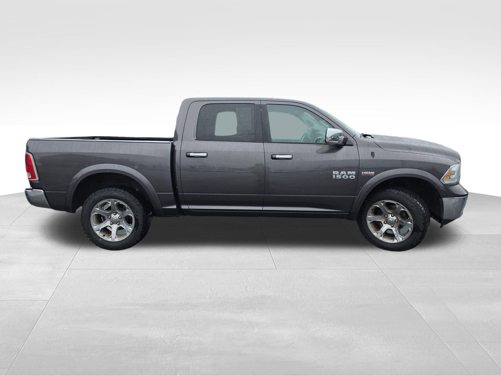 Used 2015 RAM 1500 Laramie w/ Convenience Group AWD/4WD image 7