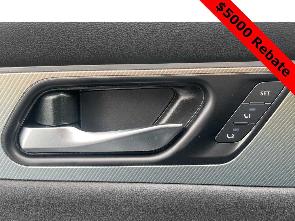 New 2025 Nissan Murano SL image 11