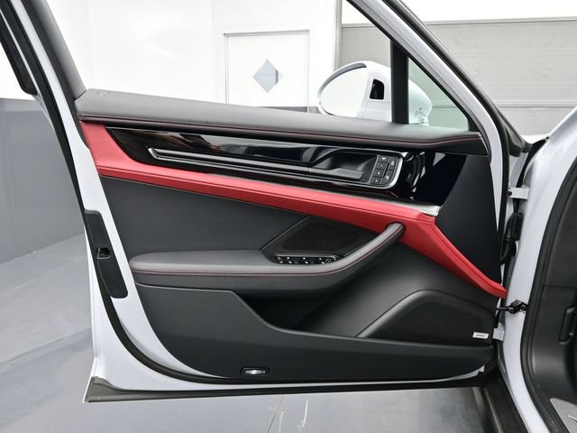 Certified 2025 Porsche Panamera 4 E-Hybrid AWD/4WD image 7