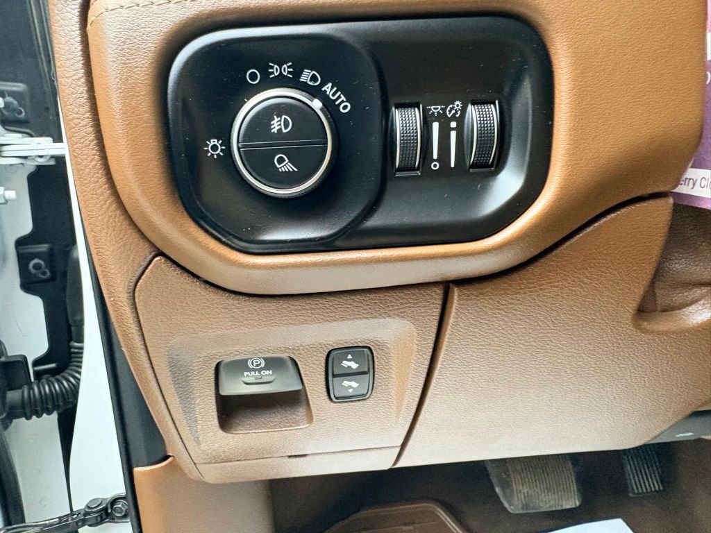 Used 2020 RAM 1500 Limited image 27