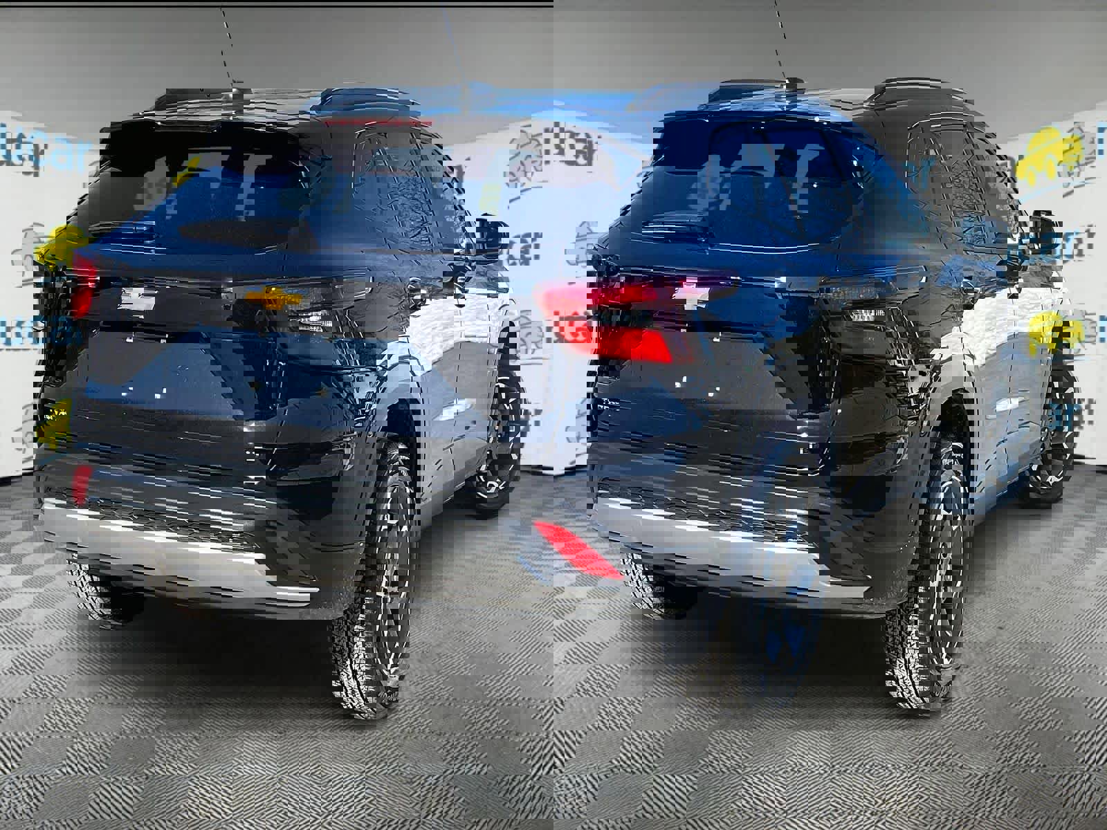 Used 2025 Chevrolet Trax LT w/ LT Convenience Package image 6