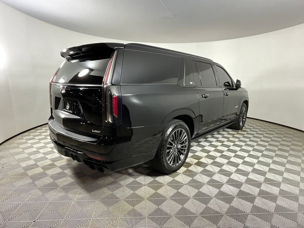 Used 2023 Cadillac Escalade ESV V AWD/4WD image 4