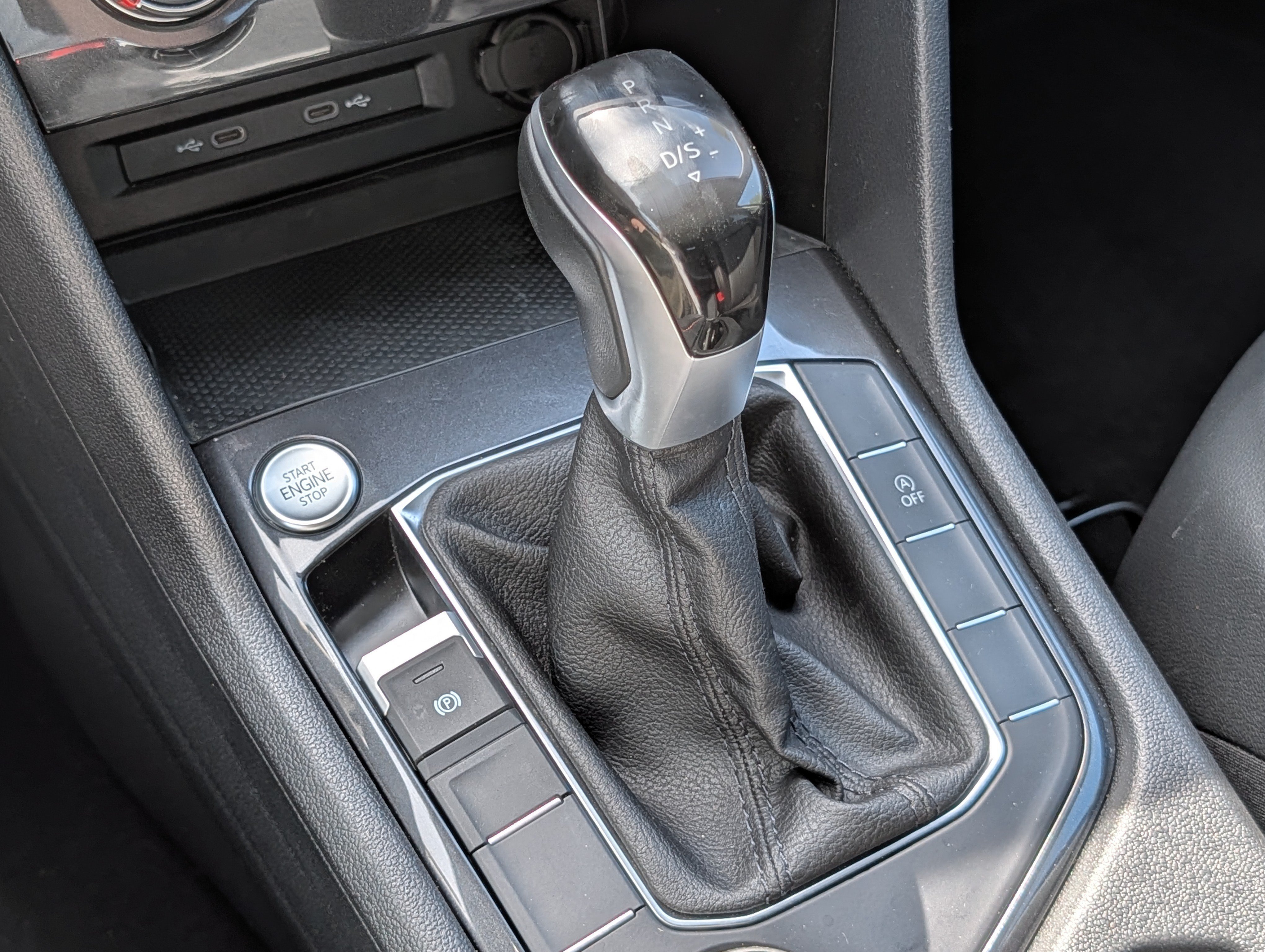 Certified 2024 Volkswagen Tiguan Wolfsburg Edition w/ Panoramic Sunroof Package AWD/4WD image 23