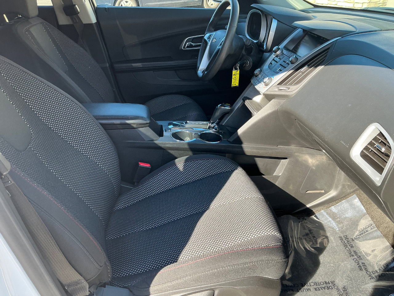 Used 2017 Chevrolet Equinox LT image 10