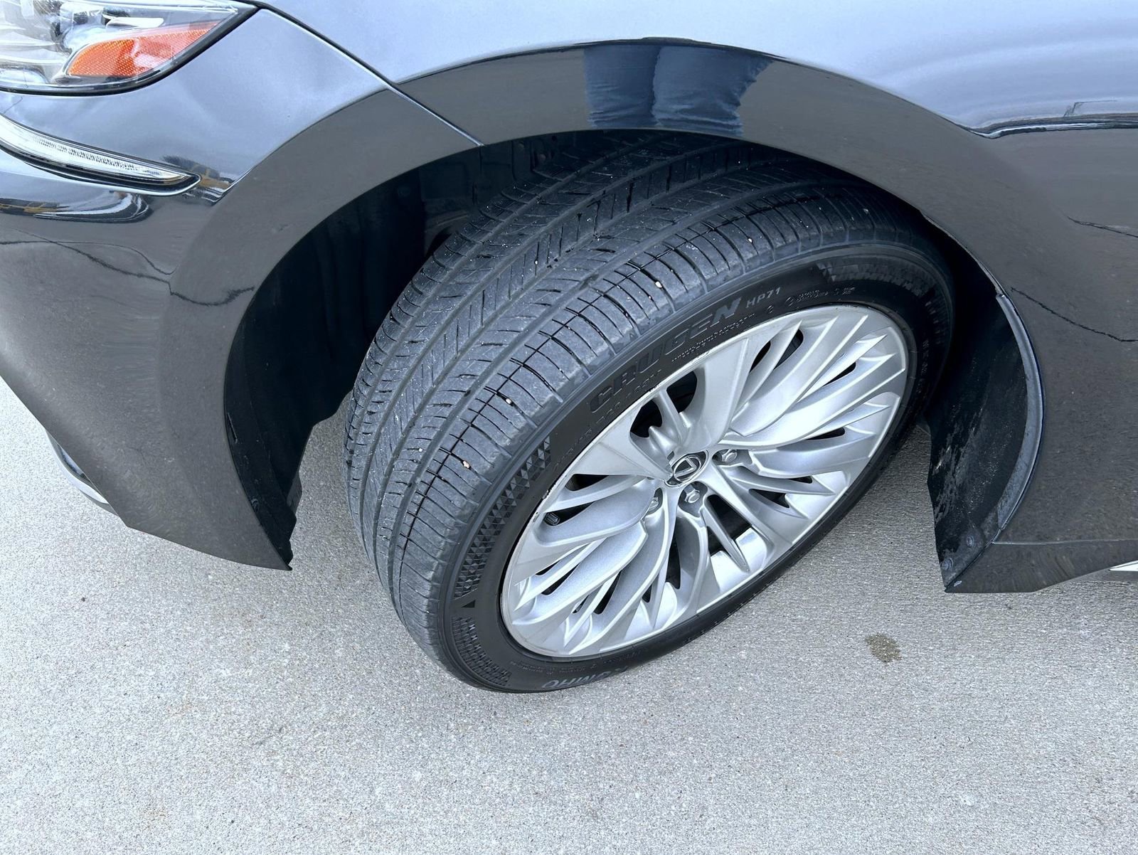 Used 2018 Lexus LS 500 w/ Interior Upgrade Package image 23