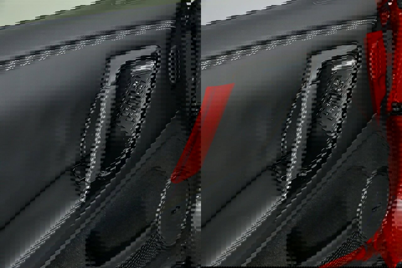 Used 2015 Nissan GT-R Black Edition image 19