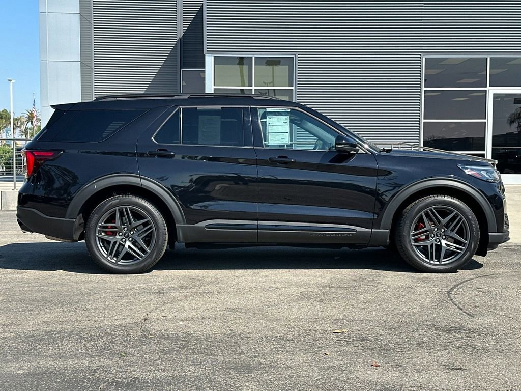 Certified 2025 Ford Explorer ST AWD/4WD image 2