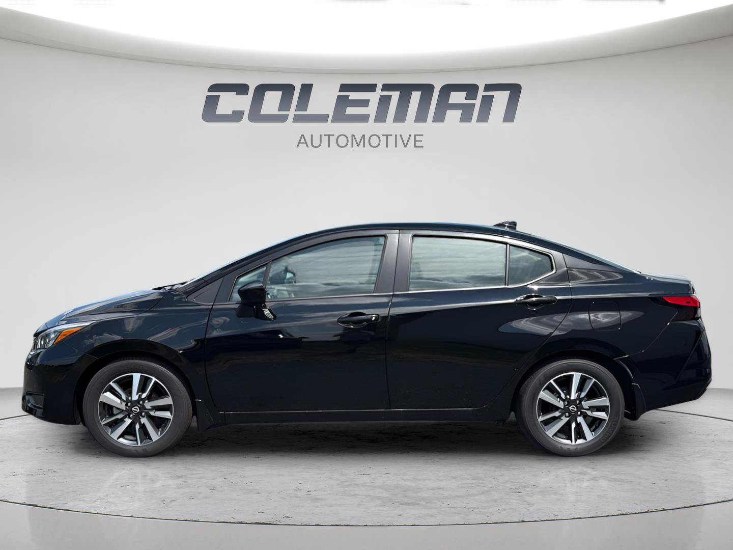New 2025 Nissan Versa SV w/ Trunk Package FWD image 2