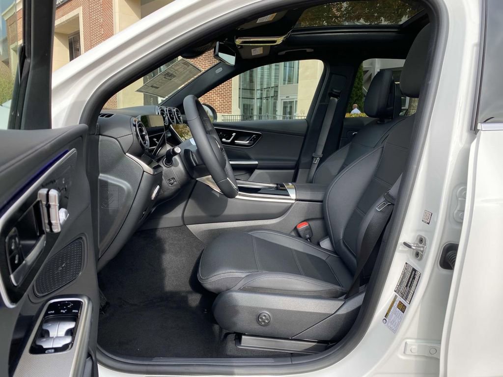 Certified 2025 Mercedes-Benz GLC 300 4MATIC image 26