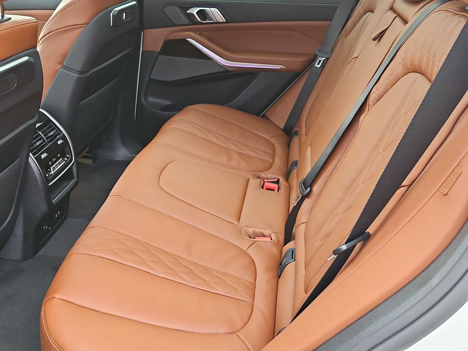 New 2026 BMW X5 M60i w/ Climate Comfort Package image 18