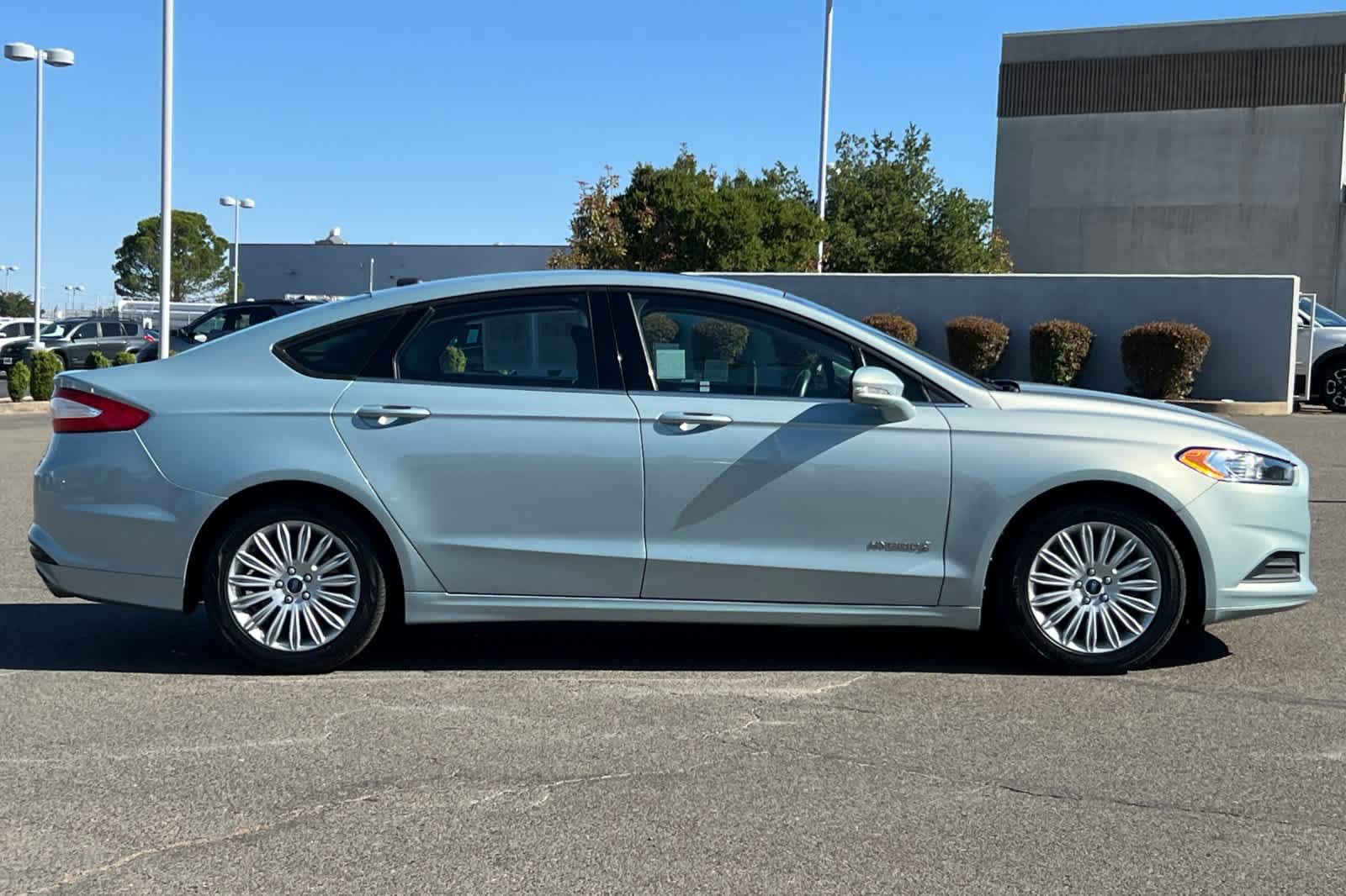Used 2013 Ford Fusion SE FWD image 6