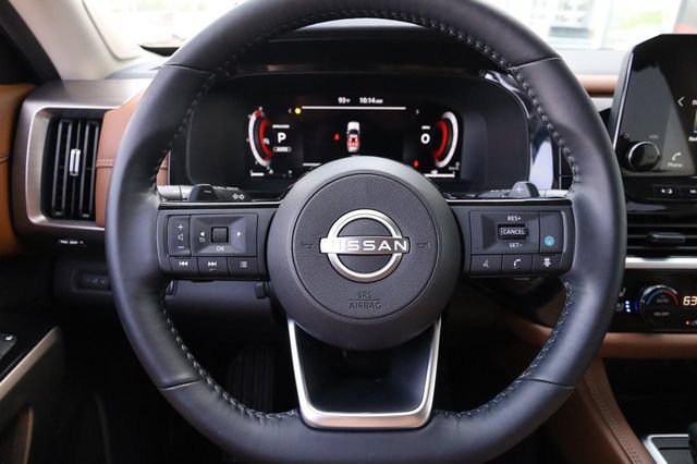 Certified 2025 Nissan Pathfinder Platinum AWD/4WD image 13