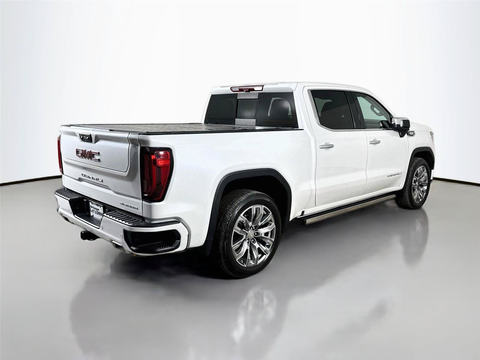 Used 2024 GMC Sierra 1500 Denali w/ Denali Reserve Package AWD/4WD image 9