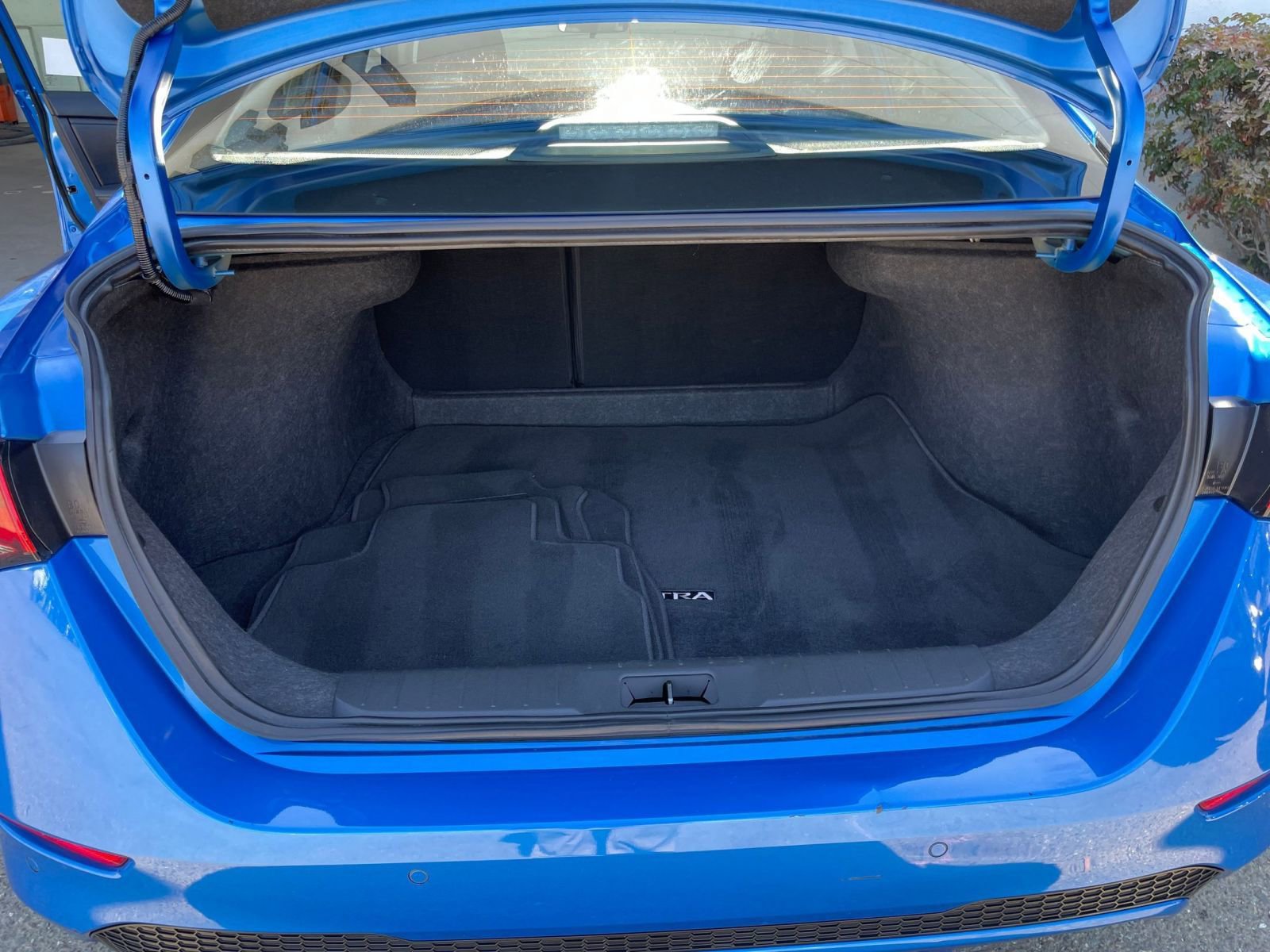 Used 2025 Nissan Sentra SV image 31