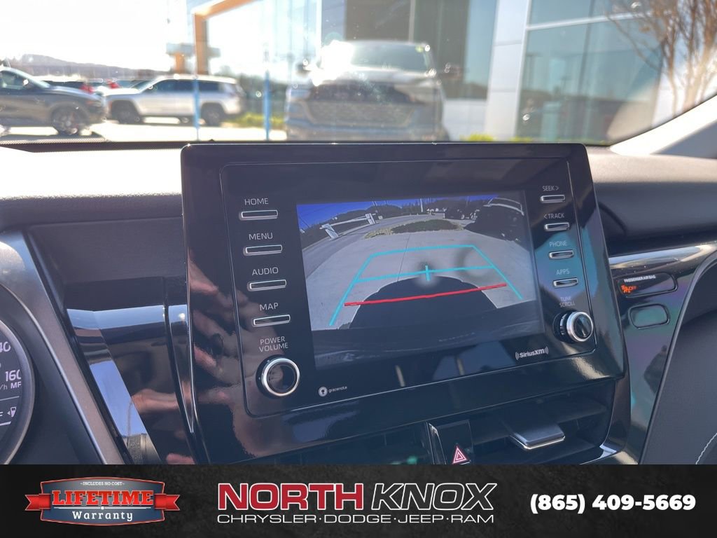 Used 2023 Toyota Camry SE image 10