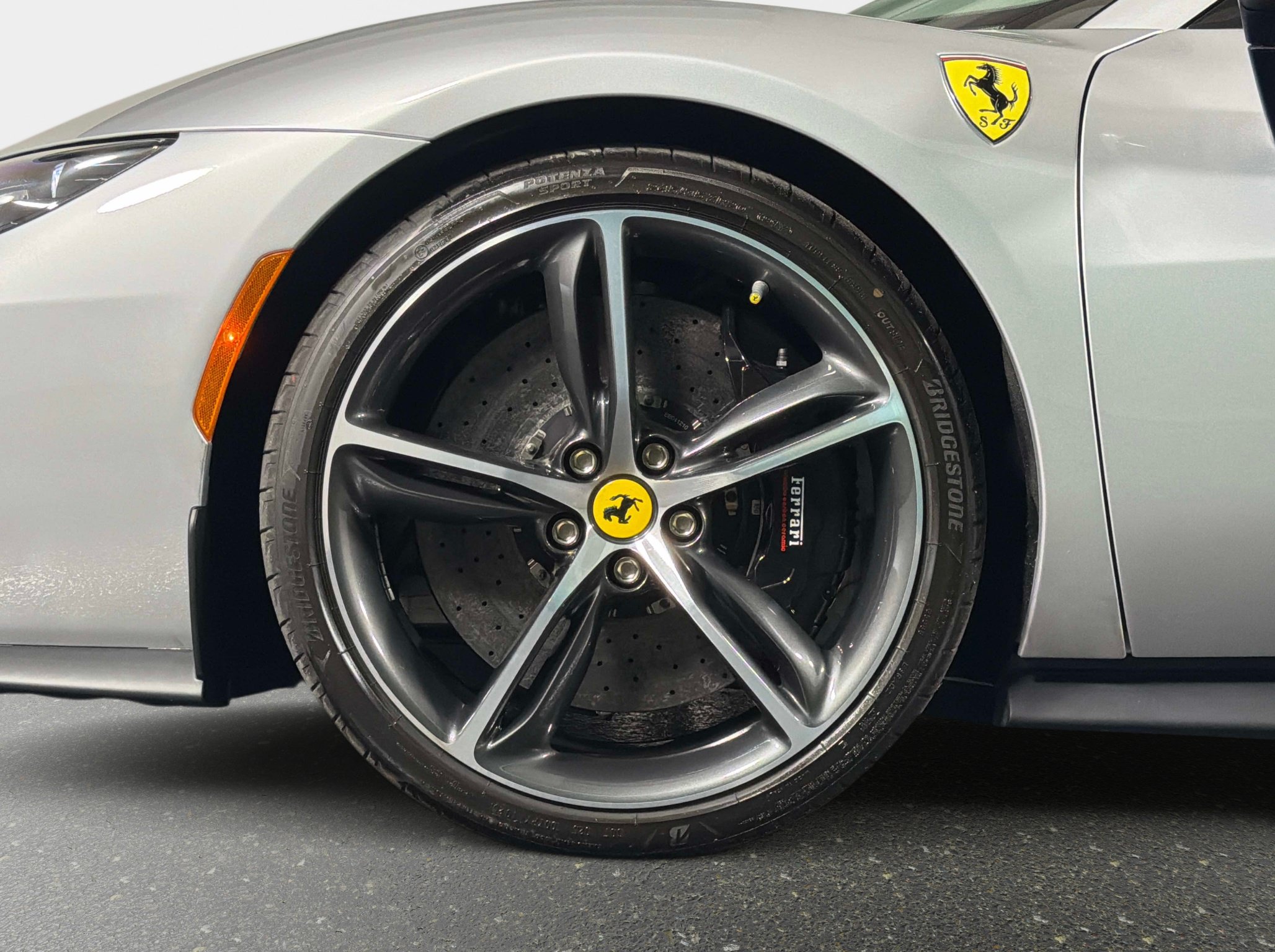 Used 2025 Ferrari 296 GTS RWD image 16