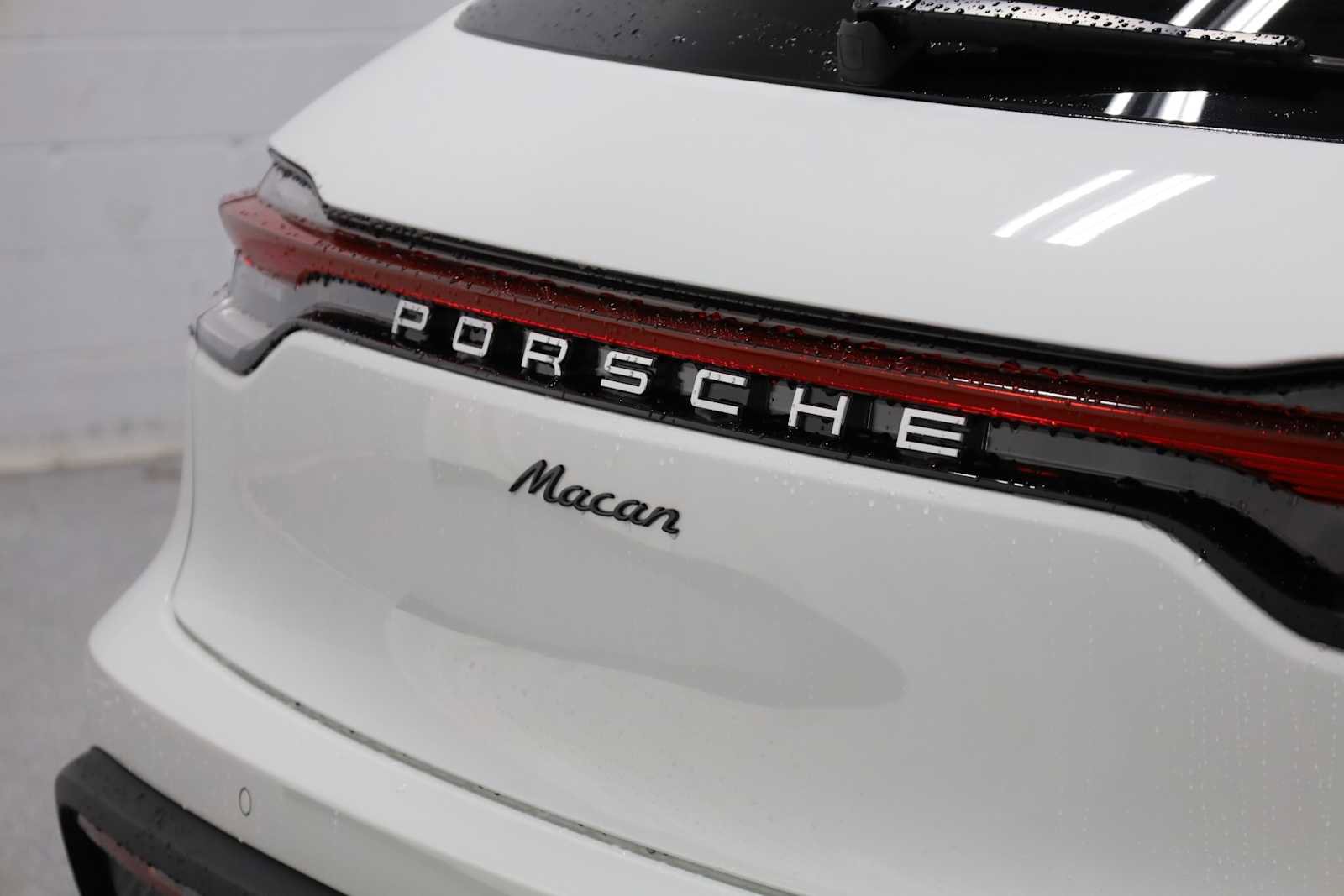 New 2026 Porsche Macan image 8