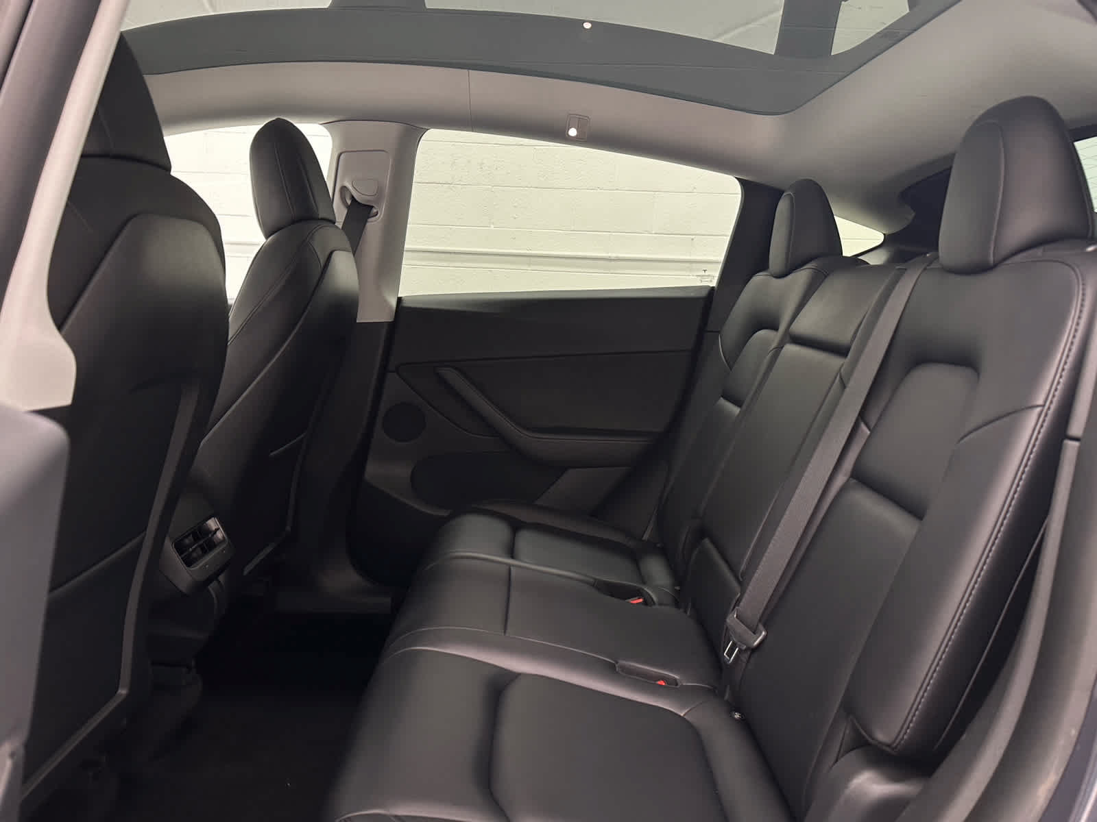 Used 2021 Tesla Model Y Long Range AWD/4WD image 15