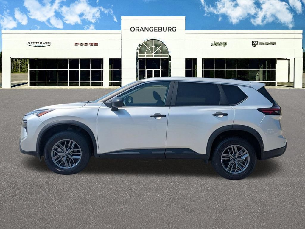 Used 2024 Nissan Rogue S AWD/4WD image 4