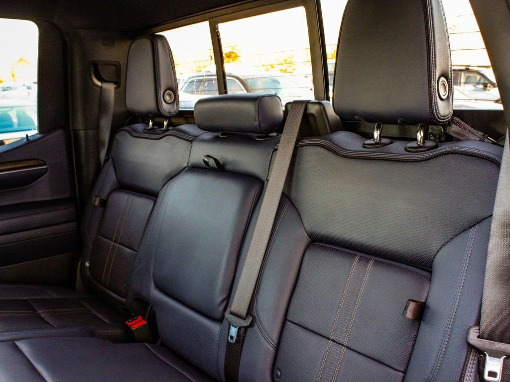 Used 2023 Chevrolet Silverado 1500 High Country image 32