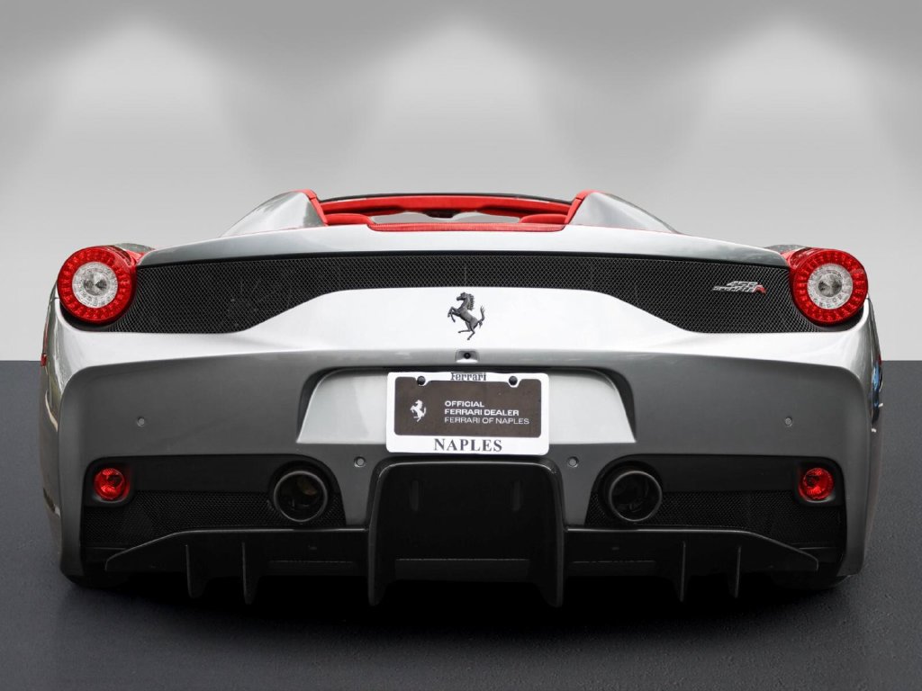 Used 2015 Ferrari 458 Speciale A RWD image 4