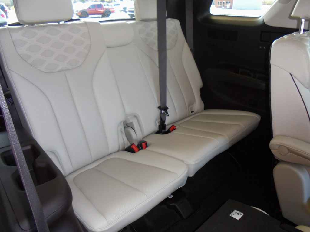 Used 2020 Hyundai Palisade Limited FWD image 11