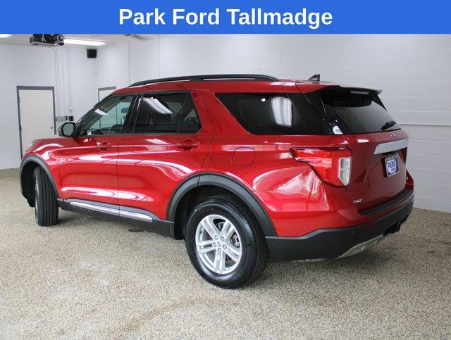 Used 2023 Ford Explorer XLT w/ Equipment Group 202A AWD/4WD image 2