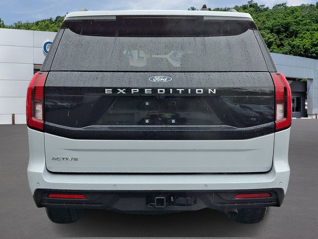 Used 2025 Ford Expedition Active AWD/4WD image 5