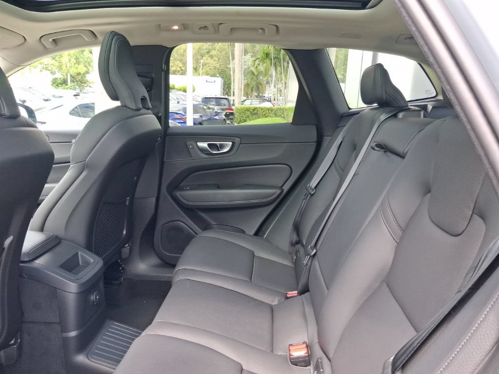 Certified 2024 Volvo XC60 T8 Plus w/ Protection Package Premier AWD/4WD image 7