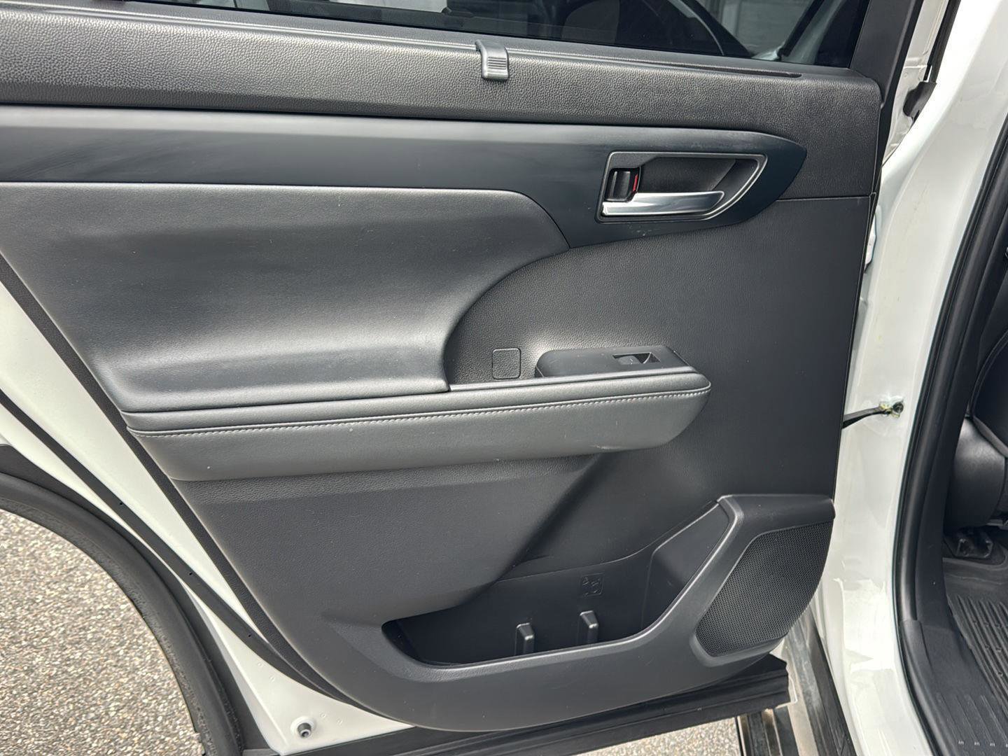 Used 2022 Toyota Highlander XSE image 15