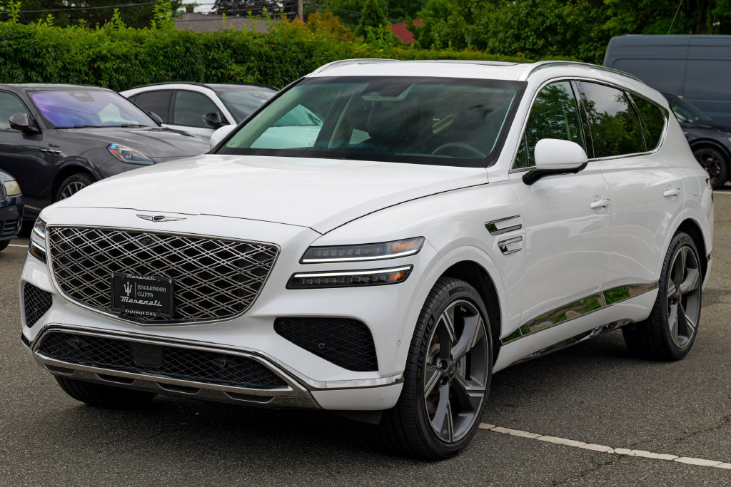 Used 2025 Genesis GV80 3.5T Prestige AWD/4WD image 3