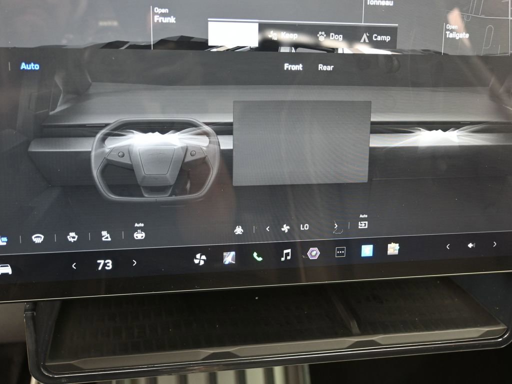 Used 2024 Tesla Cybertruck AWD Crew Cab image 33