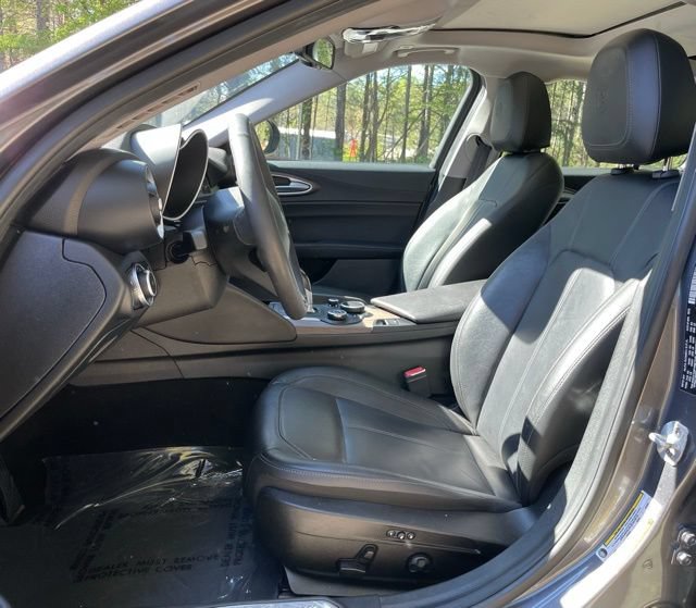 Used 2019 Alfa Romeo Giulia Ti AWD/4WD image 13