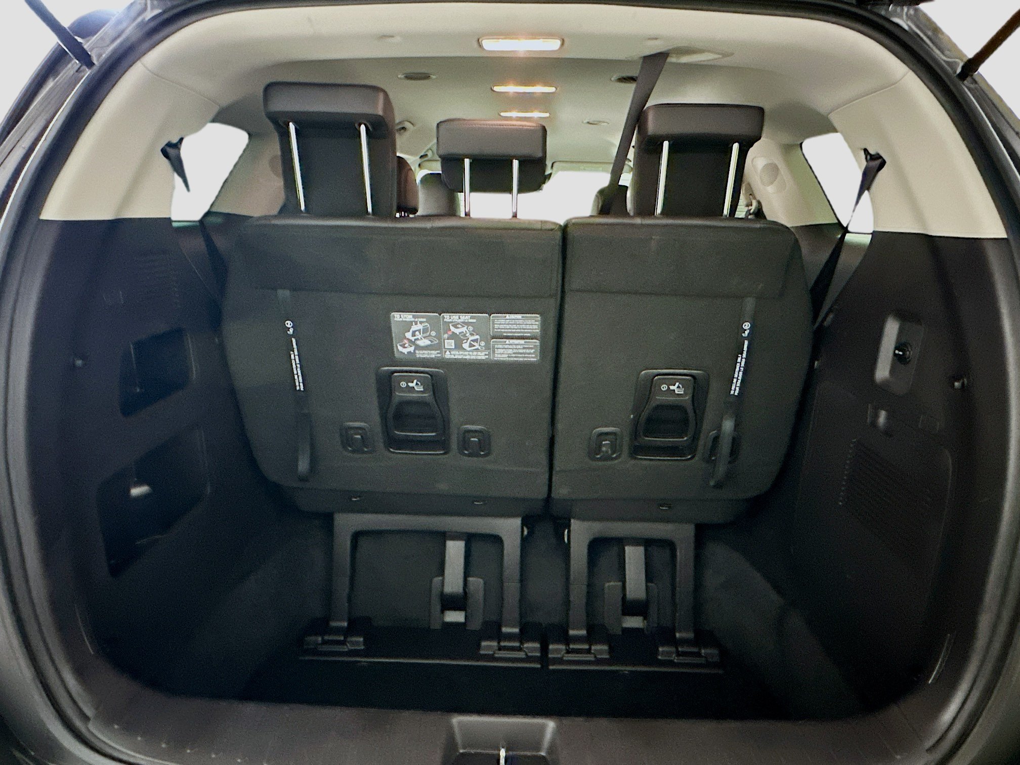 Used 2026 Kia Carnival FWD image 31