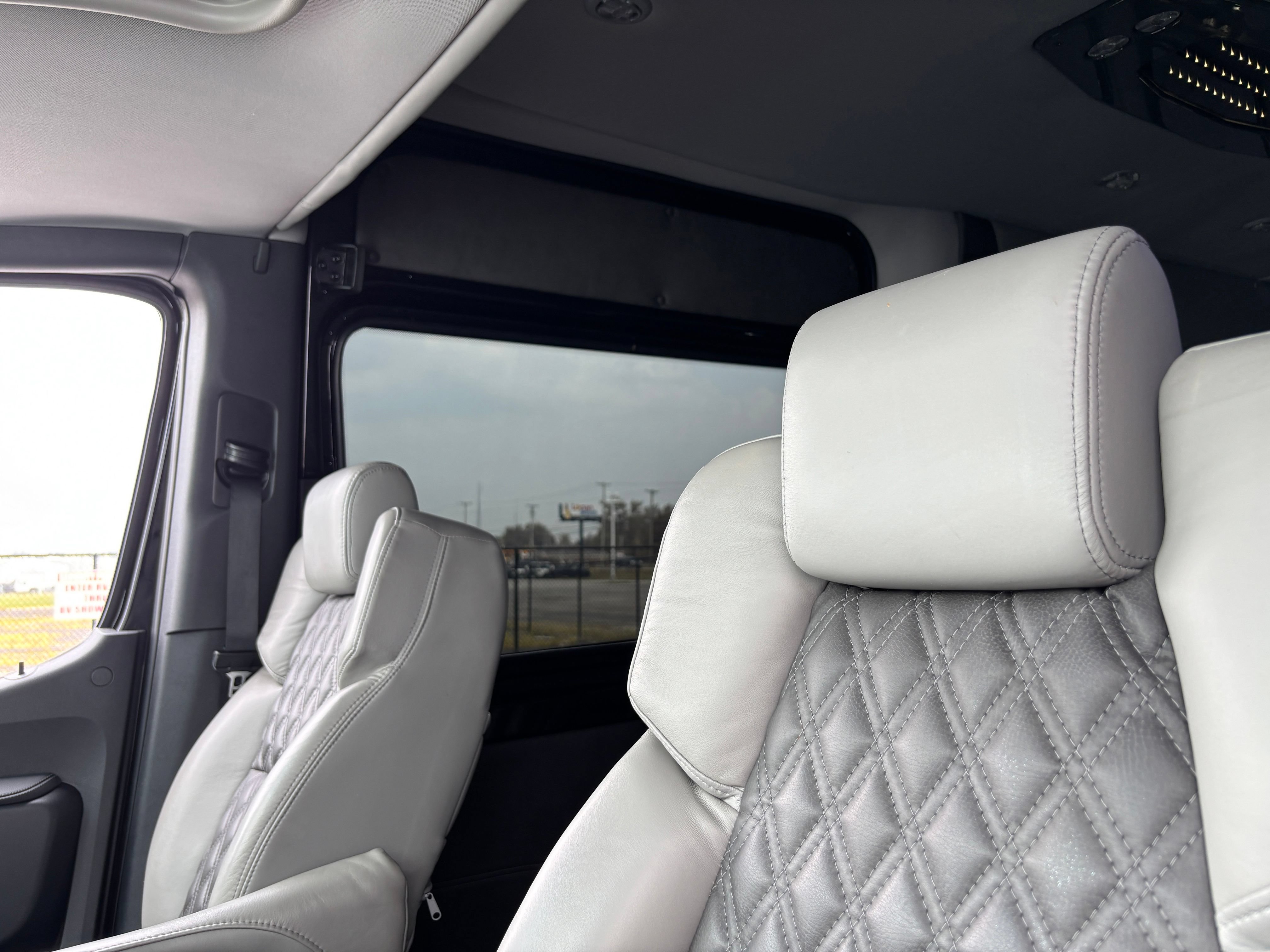Used 2023 Mercedes-Benz Sprinter 2500 image 22