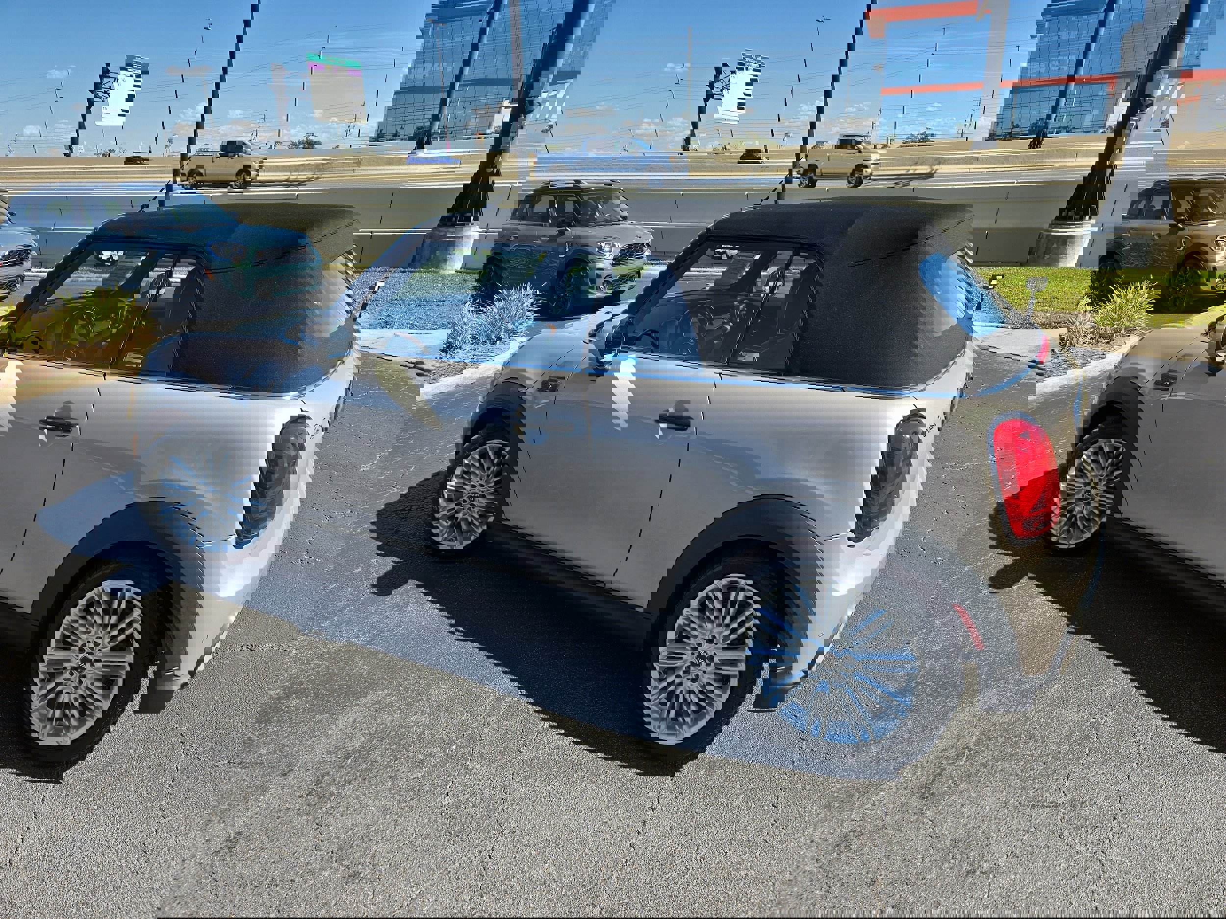 Used 2023 MINI Cooper S w/ Signature Upholstery Package image 24