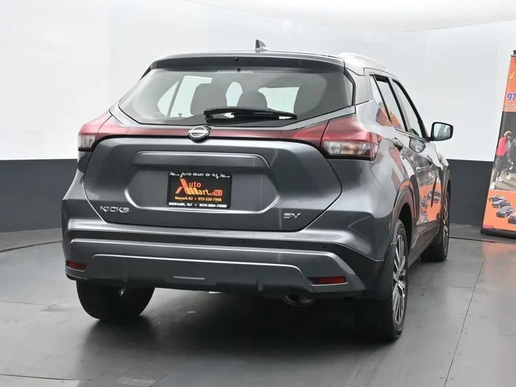 Used 2023 Nissan Kicks SV image 8
