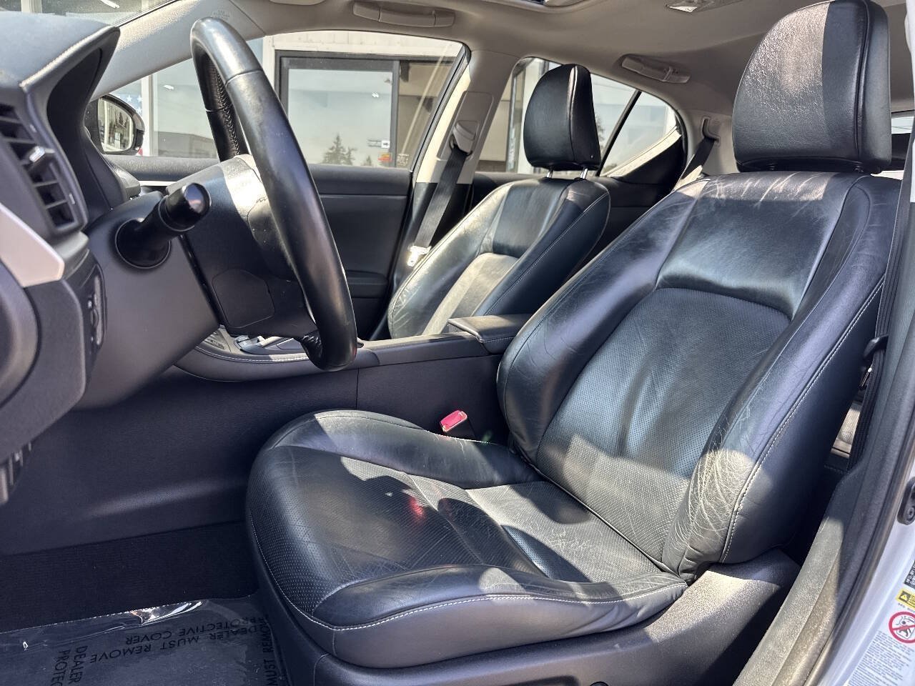 Used 2011 Lexus CT 200h Premium w/ Leather Pkg FWD image 30