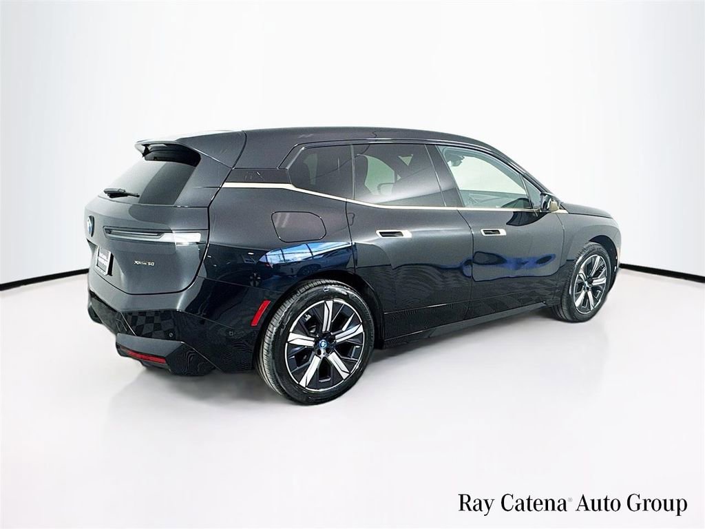 Used 2023 BMW iX xDrive50 w/ Sport Package AWD/4WD image 1