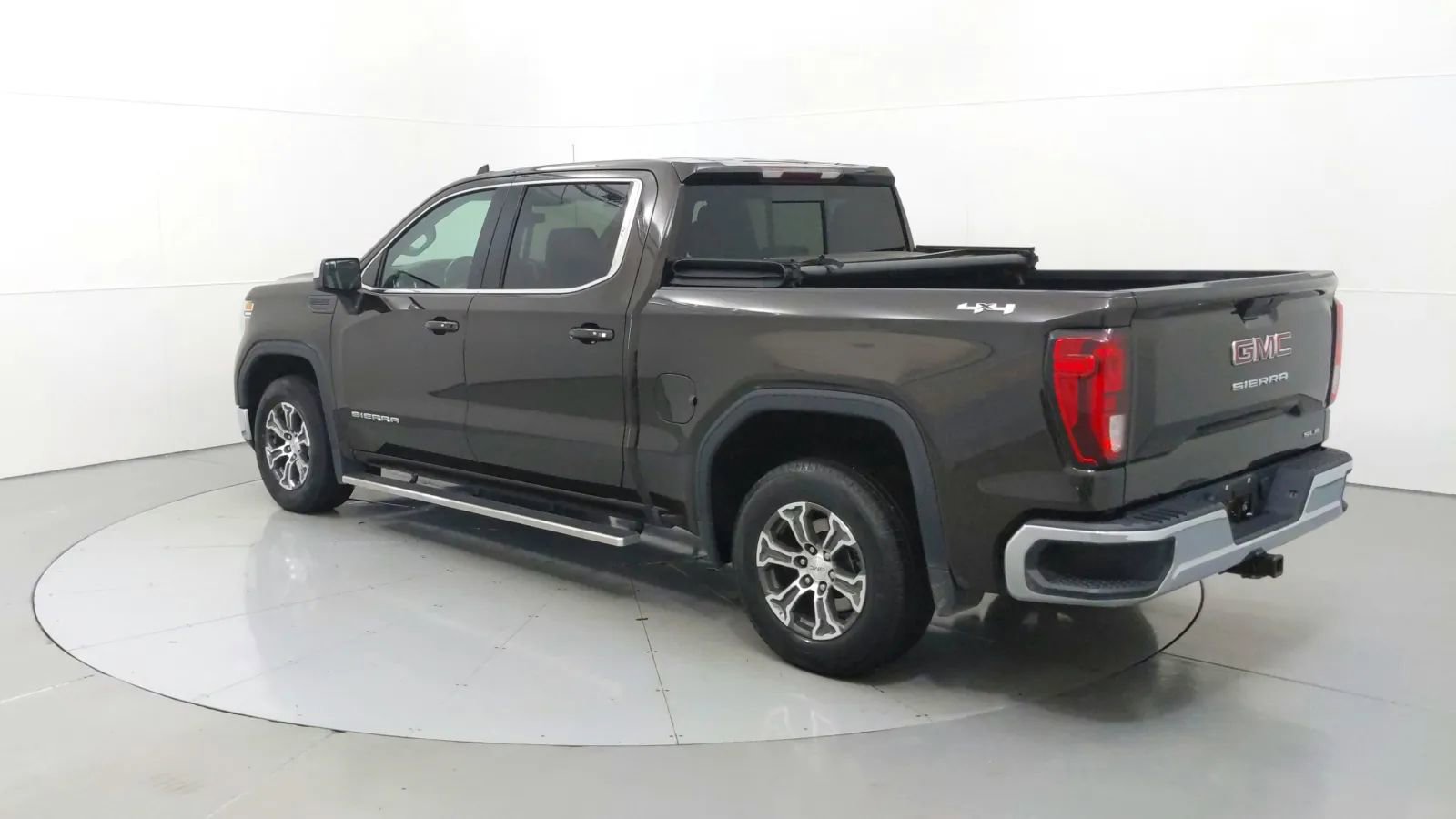 Used 2020 GMC Sierra 1500 SLE w/ SLE Convenience Package image 5