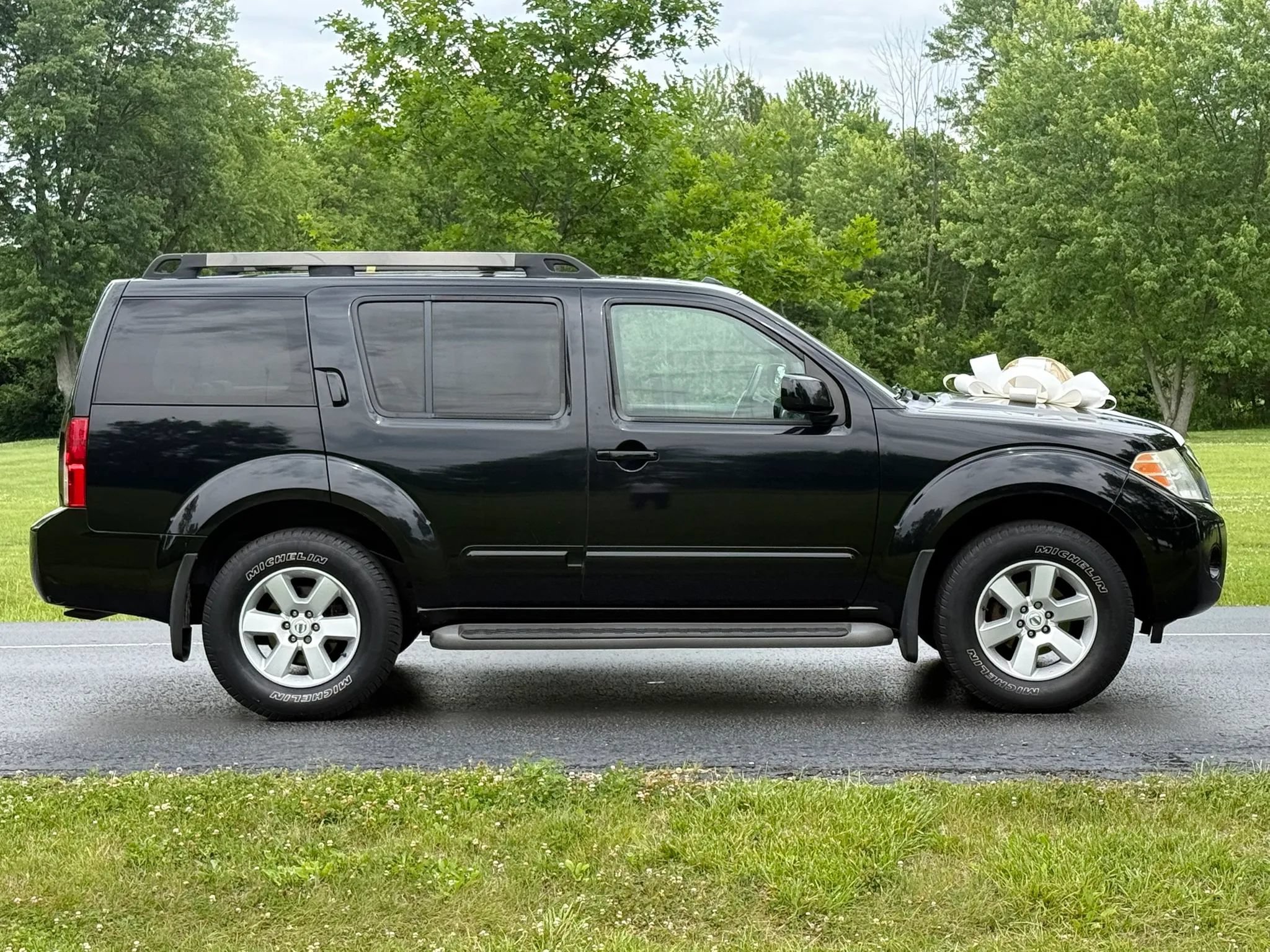 Used 2008 Nissan Pathfinder SE w/ Leather Pkg AWD/4WD image 4