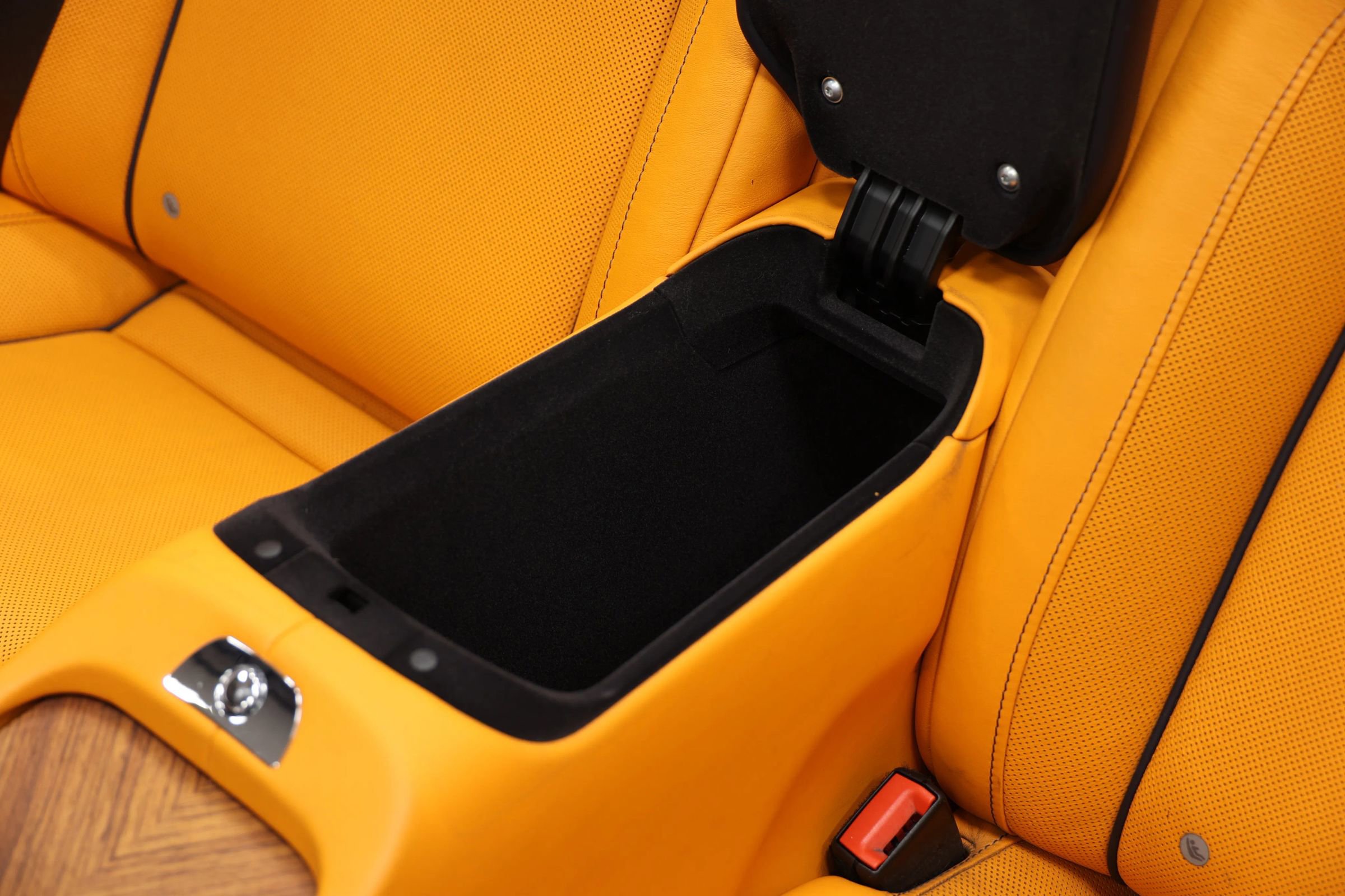 Used 2016 Rolls-Royce Dawn image 48