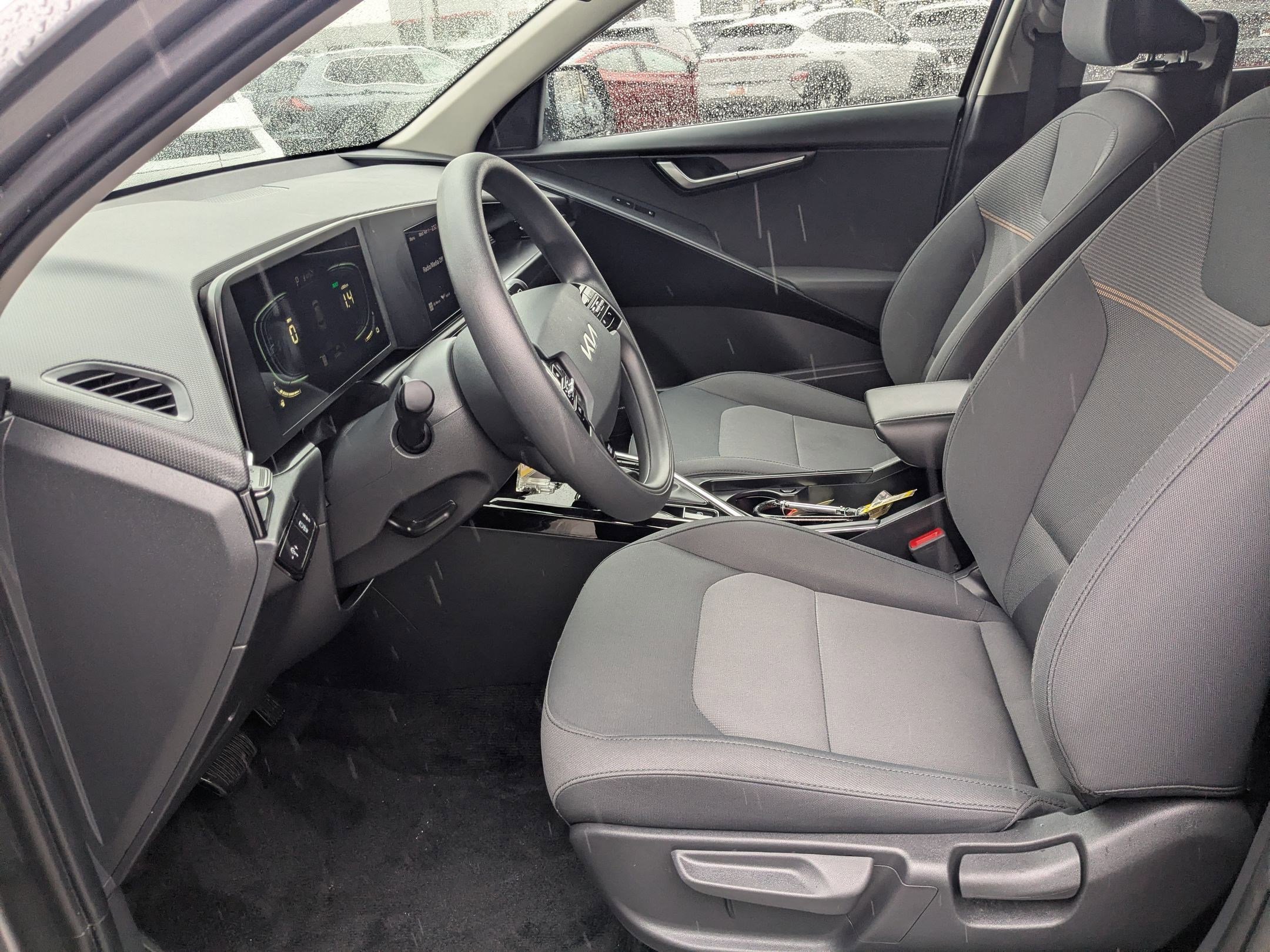 Used 2025 Kia Niro LX FWD image 17